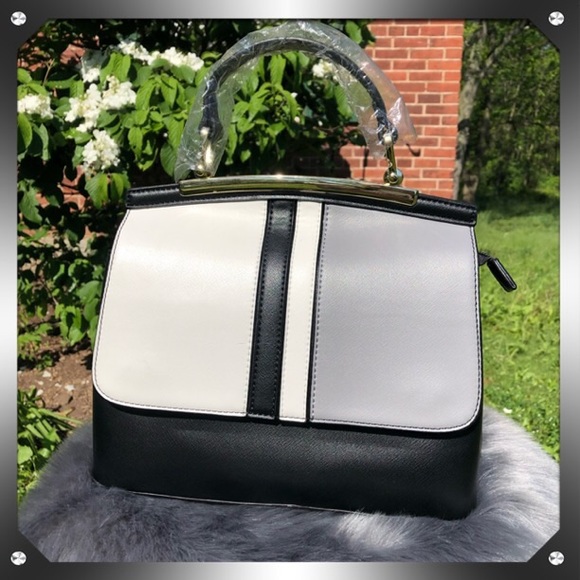 Handbags - NWOT Purse/Shoulder Bag